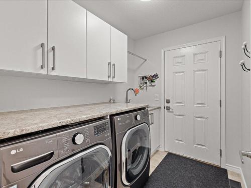 557 Harrogate Lane, Kelowna, BC - Indoor Photo Showing Laundry Room