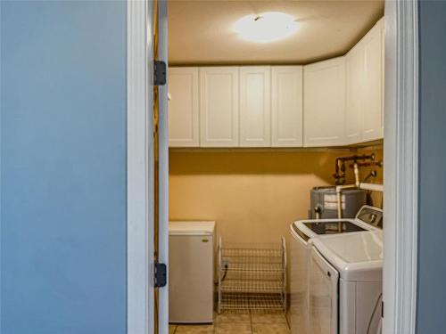 312-9307 62Nd Avenue, Osoyoos, BC - Indoor Photo Showing Laundry Room