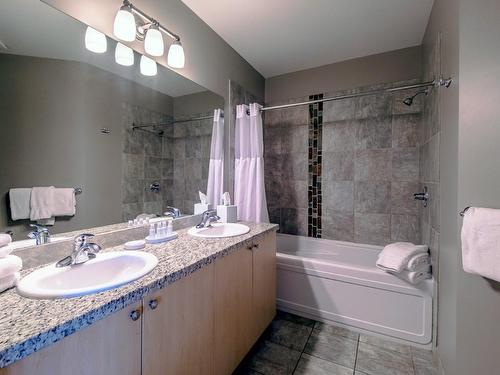 430-4205 Gellatly Road, West Kelowna, BC - Indoor Photo Showing Bathroom