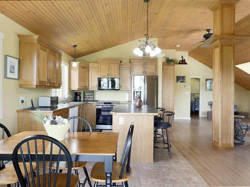 62 Larch Road, Vernon, BC - Indoor Photo Showing Dining Room