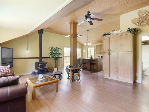 62 Larch Road, Vernon, BC - Indoor Photo Showing Living Room