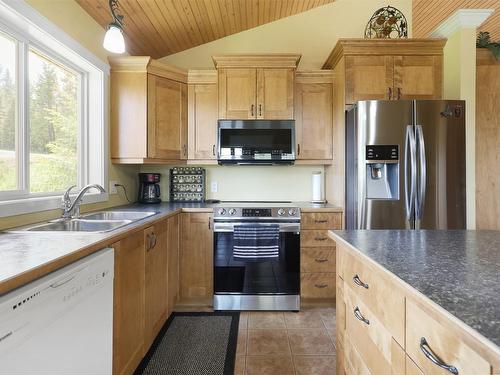 62 Larch Road, Vernon, BC - Indoor Photo Showing Kitchen With Double Sink