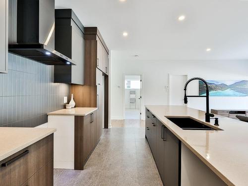 Cuisine - 3895 Rue Léon-Landry, Sainte-Julienne, QC - Indoor Photo Showing Kitchen With Double Sink