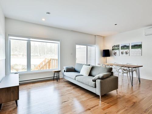 Salon - 3895 Rue Léon-Landry, Sainte-Julienne, QC - Indoor Photo Showing Living Room