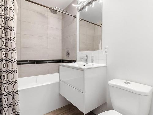 Salle de bains - 801  - 803 Tsse Albert, Laval (Chomedey), QC - Indoor Photo Showing Bathroom