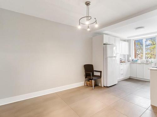 Salle Ã  manger - 801  - 803 Tsse Albert, Laval (Chomedey), QC - Indoor Photo Showing Kitchen