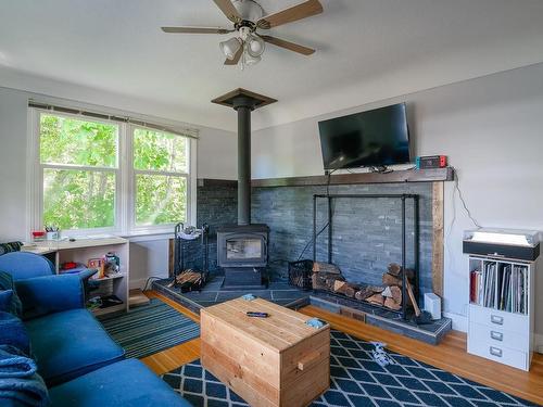 5390 Otter Pl, Port Alberni, BC - Indoor Photo Showing Living Room With Fireplace