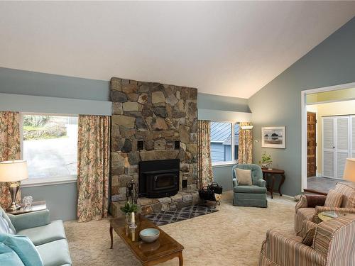 600 Cromar Rd, North Saanich, BC - Indoor Photo Showing Living Room With Fireplace
