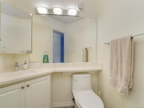 3-9675 First Ave, Sidney, BC - Indoor Photo Showing Bathroom