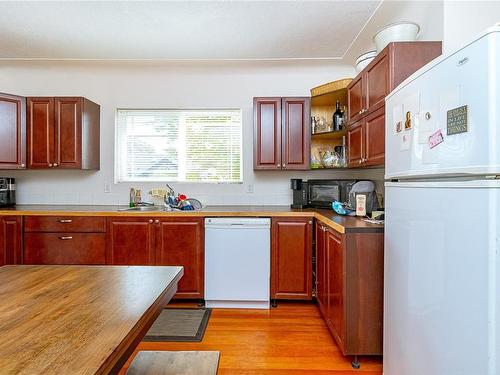 2754 Scott St, Victoria, BC - Indoor Photo Showing Kitchen