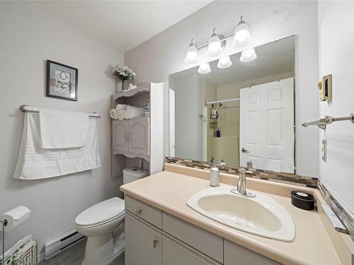 2365 Robertson Rd, Shawnigan Lake, BC - Indoor Photo Showing Bathroom