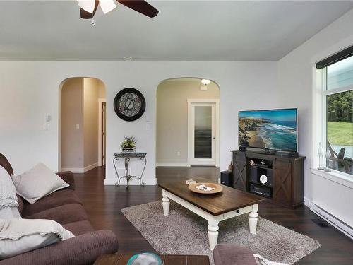 620 Elk Trail, Parksville, BC - Indoor Photo Showing Living Room