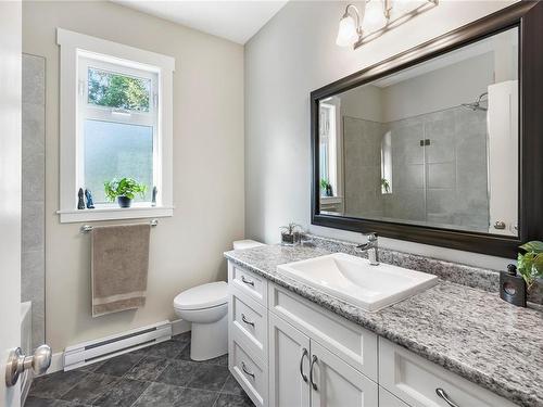 620 Elk Trail, Parksville, BC - Indoor Photo Showing Bathroom