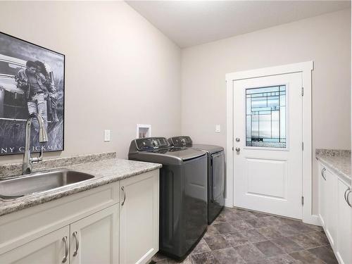 620 Elk Trail, Parksville, BC - Indoor Photo Showing Laundry Room