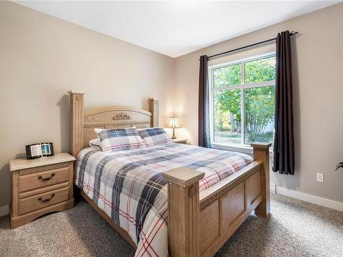 620 Elk Trail, Parksville, BC - Indoor Photo Showing Bedroom