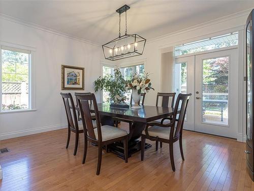 5075 Clutesi St, Saanich, BC - Indoor Photo Showing Dining Room