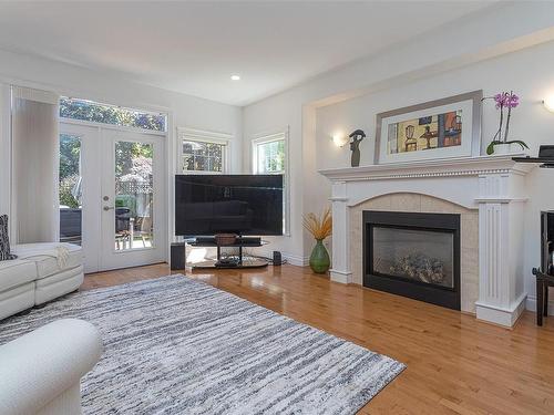 5075 Clutesi St, Saanich, BC - Indoor Photo Showing Living Room With Fireplace