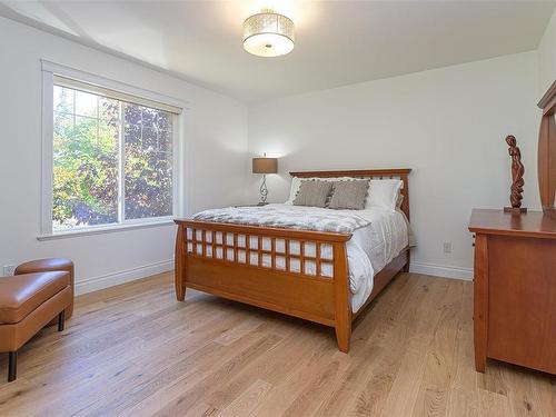 5075 Clutesi St, Saanich, BC - Indoor Photo Showing Bedroom