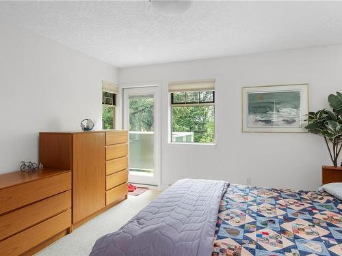 9-850 Parklands Dr, Esquimalt, BC - Indoor Photo Showing Bedroom