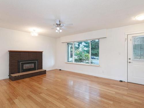 1804 Robb Ave, Comox, BC - Indoor Photo Showing Living Room With Fireplace