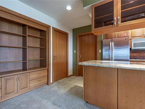 415 Carnegie St, Campbell River, BC - Indoor Photo Showing Kitchen