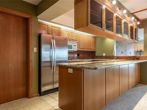 415 Carnegie St, Campbell River, BC - Indoor Photo Showing Kitchen