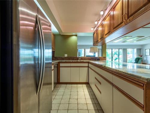 415 Carnegie St, Campbell River, BC - Indoor Photo Showing Kitchen