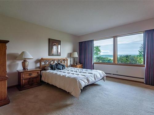 415 Carnegie St, Campbell River, BC - Indoor Photo Showing Bedroom