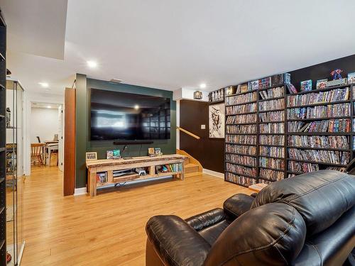 Family room - 32Z Rue Du Hameau, Saint-Hippolyte, QC - Indoor Photo Showing Living Room