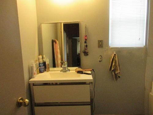 1814 Douglas Street, Merritt, BC - Indoor Photo Showing Bathroom