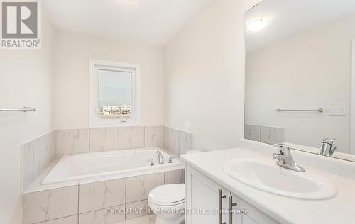 25 Vanilla Trail, Thorold, ON - Indoor Photo Showing Bathroom