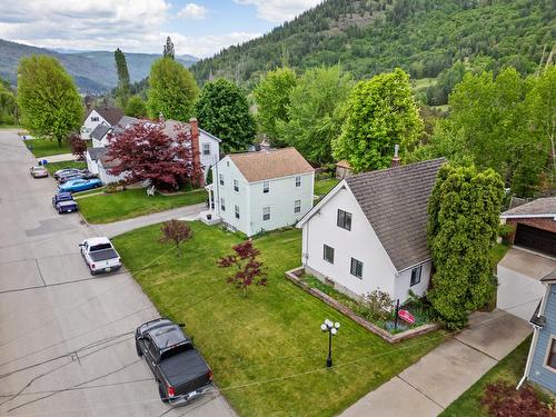 180 Oxford Road, Warfield, BC - Outdoor With View