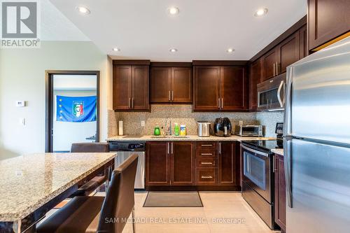 1305 - 1235 Richmond Street, London, ON - Indoor Photo Showing Kitchen With Stainless Steel Kitchen With Upgraded Kitchen