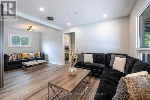 3 Hillside Drive, Kawartha Lakes (Little Britain), ON - Indoor Photo Showing Living Room