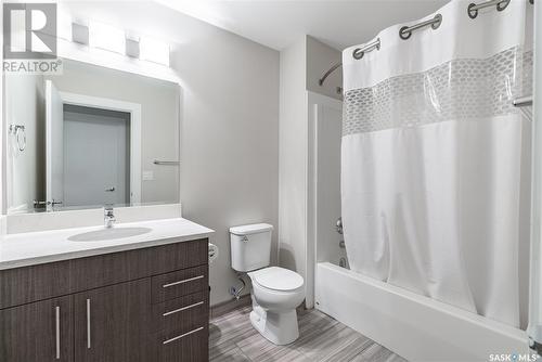 108 142 Pawlychenko Lane, Saskatoon, SK - Indoor Photo Showing Bathroom