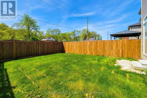 8847 Chickory Trail, Niagara Falls, ON - Outdoor