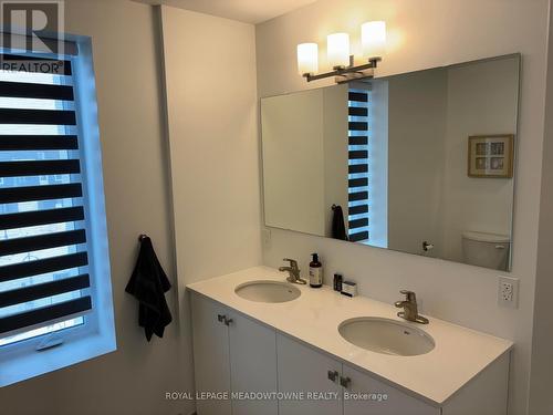 407 - 19B West Street N, Kawartha Lakes, ON - Indoor Photo Showing Bathroom