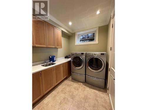 4000 W 34 Avenue, Vancouver, BC - Indoor Photo Showing Laundry Room