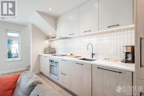 482 W 23Rd Avenue, Vancouver, BC - Indoor Photo Showing Kitchen With Upgraded Kitchen