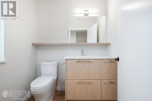 482 W 23Rd Avenue, Vancouver, BC - Indoor Photo Showing Bathroom