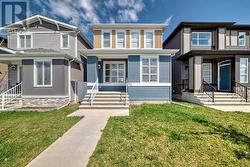 24 HOWSE Drive NW  Calgary, AB T3P 0V4