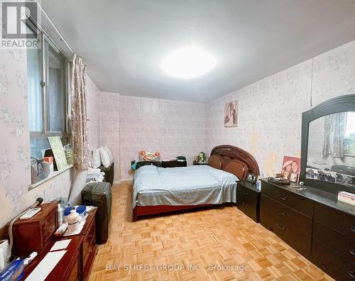 1619 - 1 Massey Square, Toronto, ON - Indoor Photo Showing Bedroom