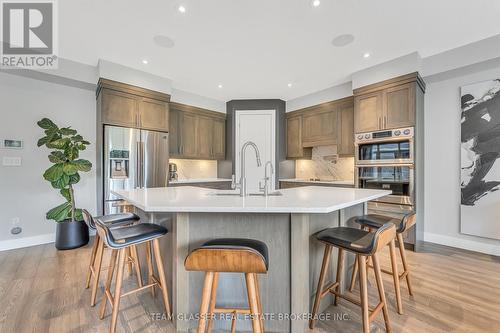 1422 Lawson Road, London, ON - Indoor Photo Showing Kitchen With Stainless Steel Kitchen With Upgraded Kitchen