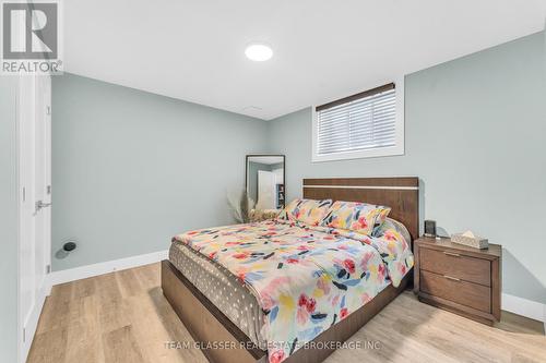 1422 Lawson Road, London, ON - Indoor Photo Showing Bedroom