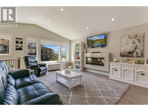2468 Ironridge Road, Kelowna, BC - Indoor Photo Showing Living Room With Fireplace
