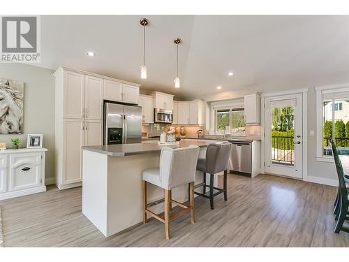 2468 Ironridge Road, Kelowna, BC - Indoor Photo Showing Kitchen With Upgraded Kitchen