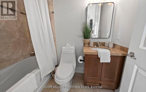 4 Calistoga Drive, Whitby, ON - Indoor Photo Showing Bathroom