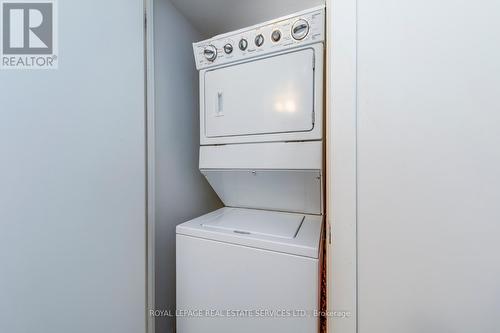 1527 - 38 Joe Shuster Way, Toronto, ON - Indoor Photo Showing Laundry Room
