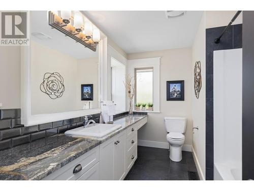 679 Quarry Avenue, Kelowna, BC - Indoor Photo Showing Bathroom
