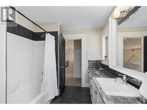 679 Quarry Avenue, Kelowna, BC - Indoor Photo Showing Bathroom